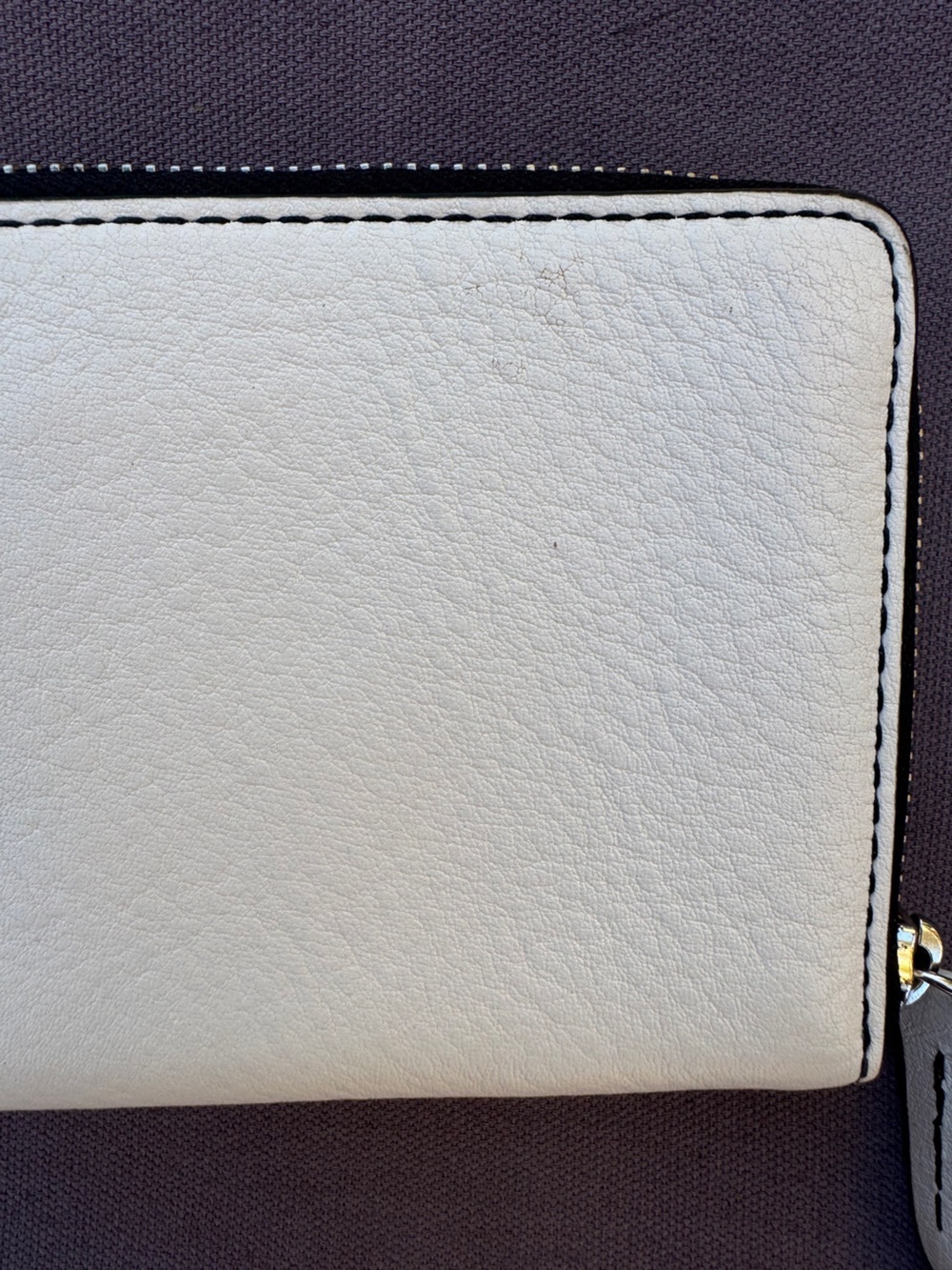 Marc Jacobs Cloud White Black Continental Zip Around Wristlet Wallet VGUC - Picture 3 of 16